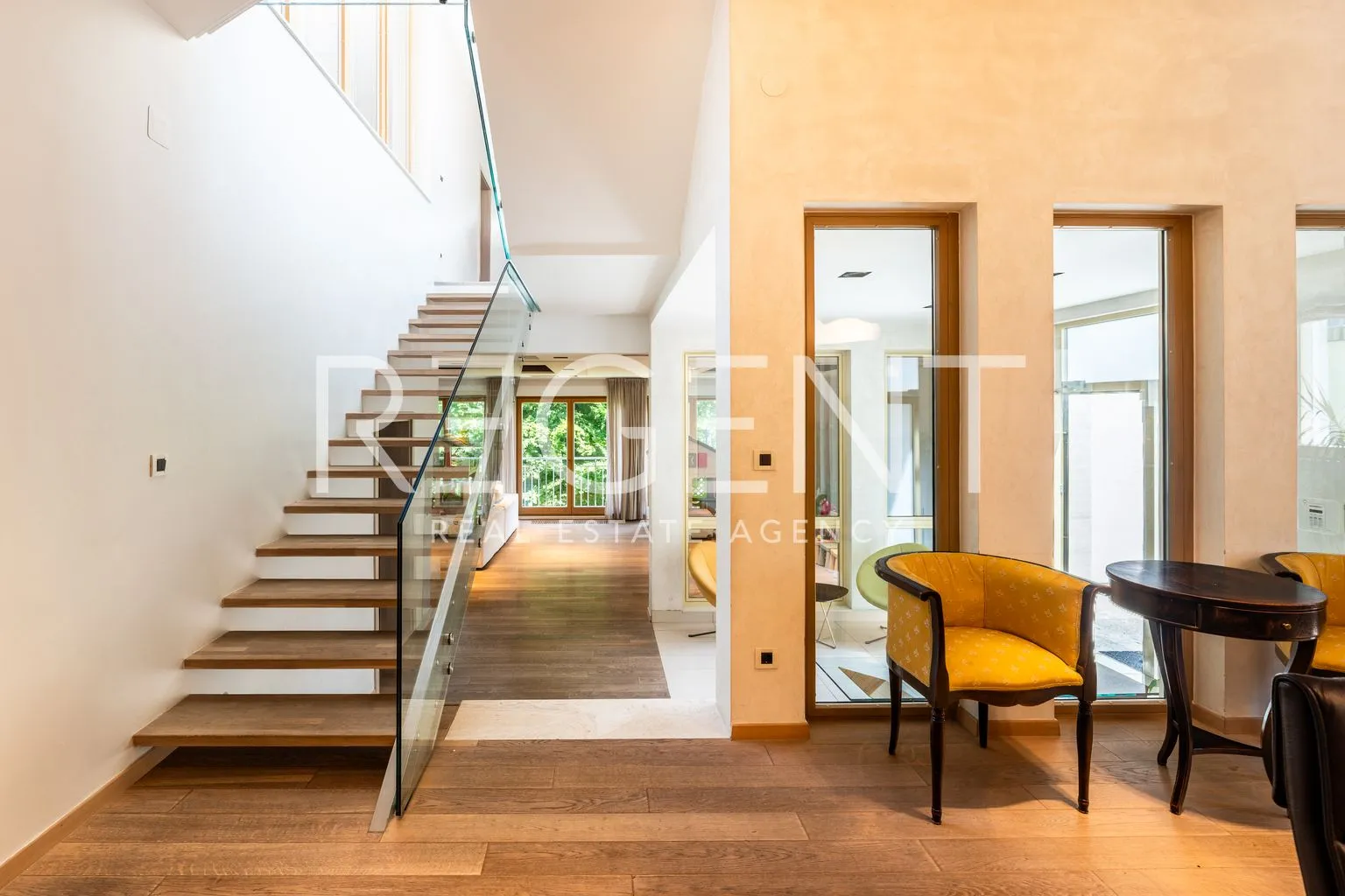 kuća 376 m², gornje prekrižje — parcela 704 m² - slika 9