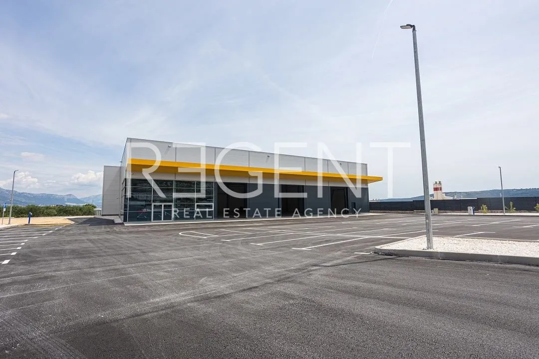 trogir, plano - trgovačko-prodajno skladište 1600 m2 - slika 6