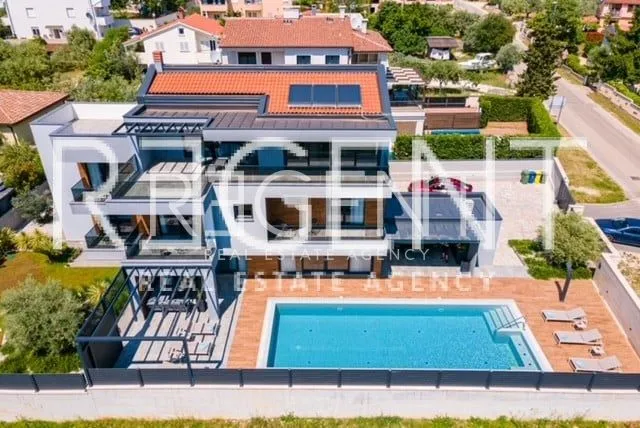 istra, fažana - moderna vila s pogledom na more - slika 16