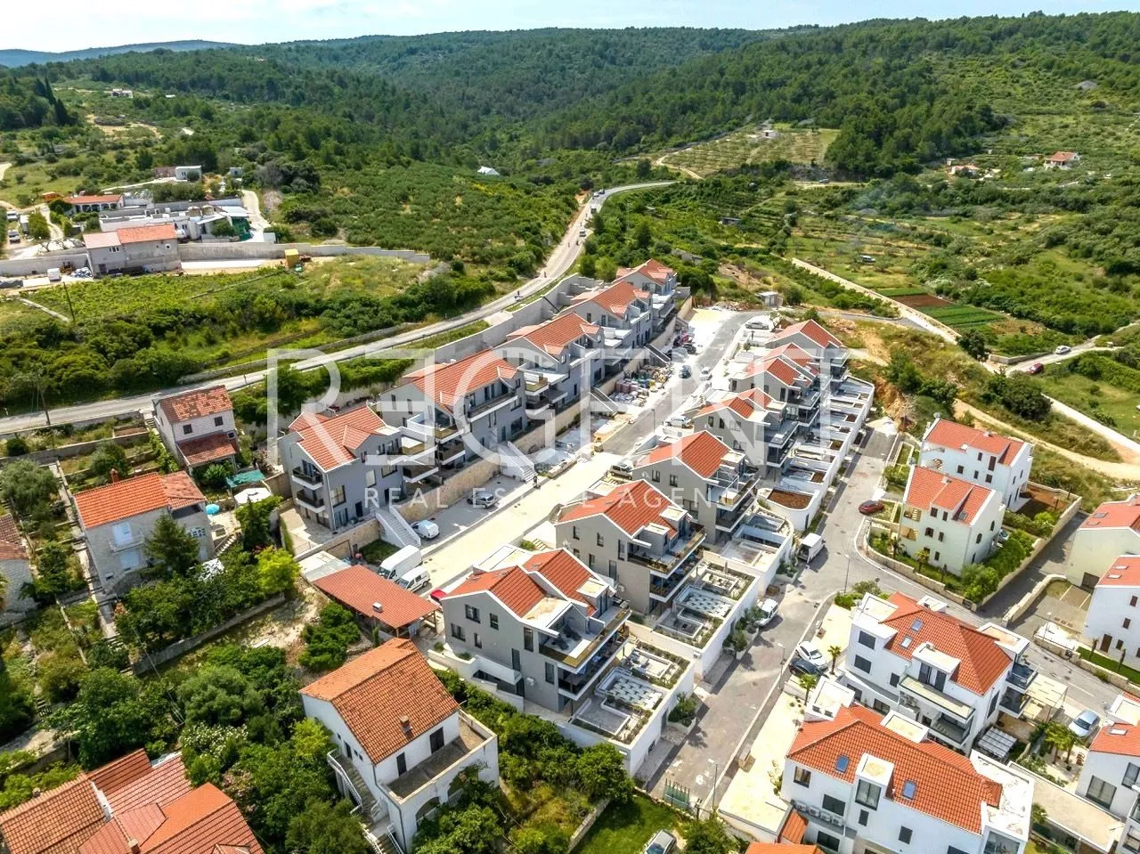 brač, sutivan - trosoban stan u stambenom kompleksu 95,53 m2 - slika 1