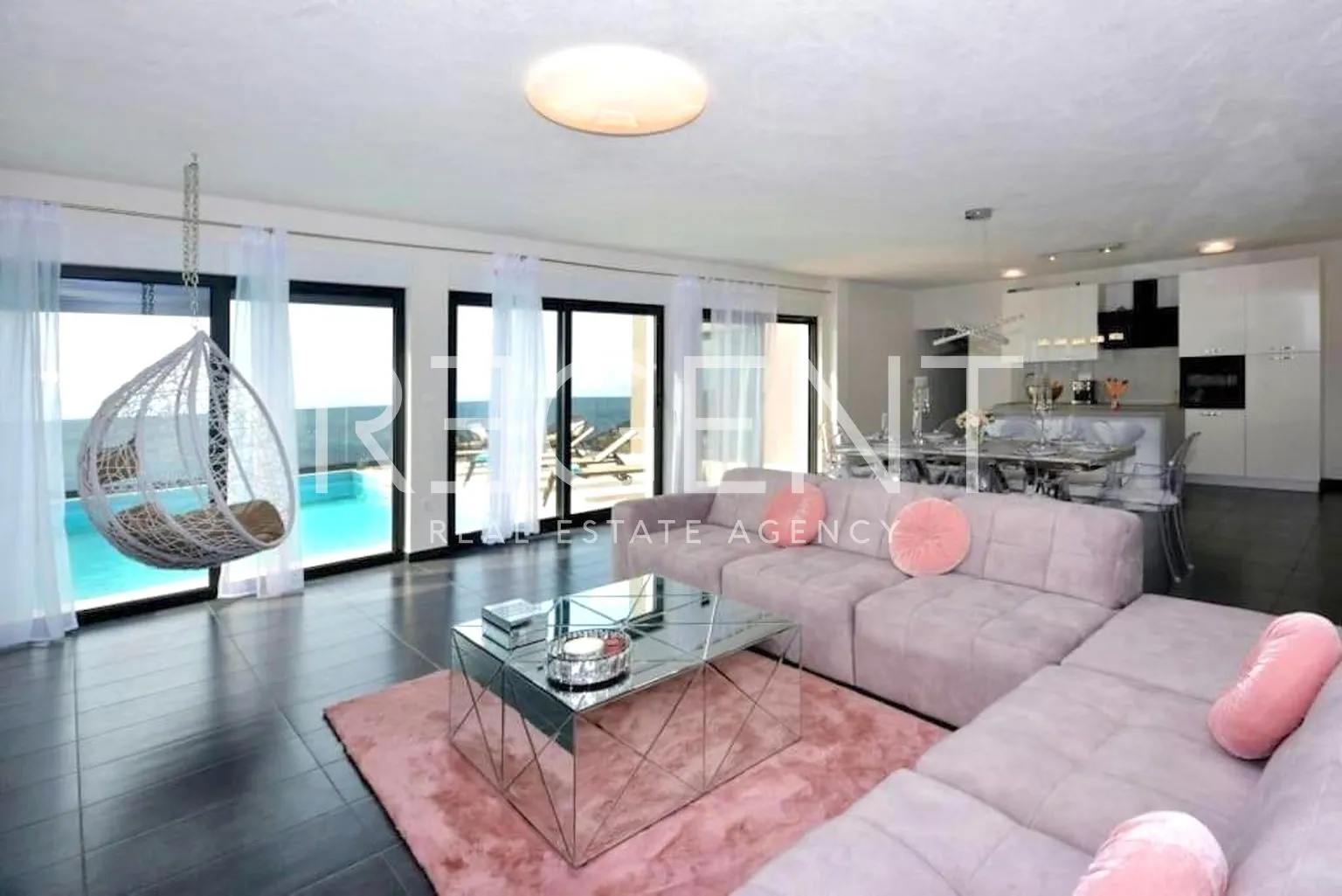 Split, Podstrana – Zapanjujuća villa s pogledom na more 250 m2 - Podstrana - Miljevac, Podstrana