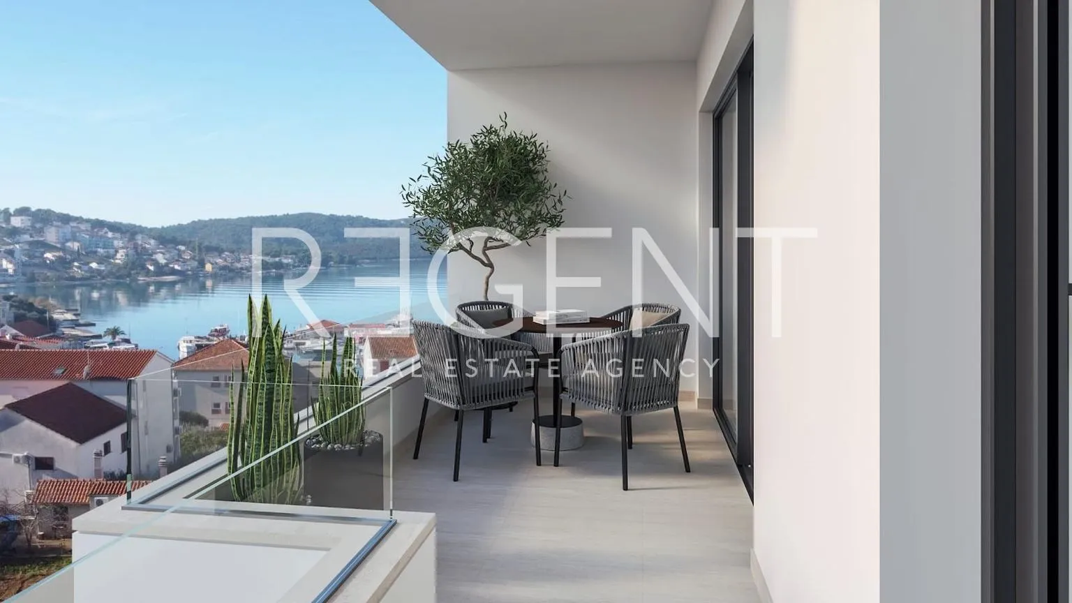 trogir, okrug gornji - trosoban stan sa balkonom i krovnom terasom - slika 10