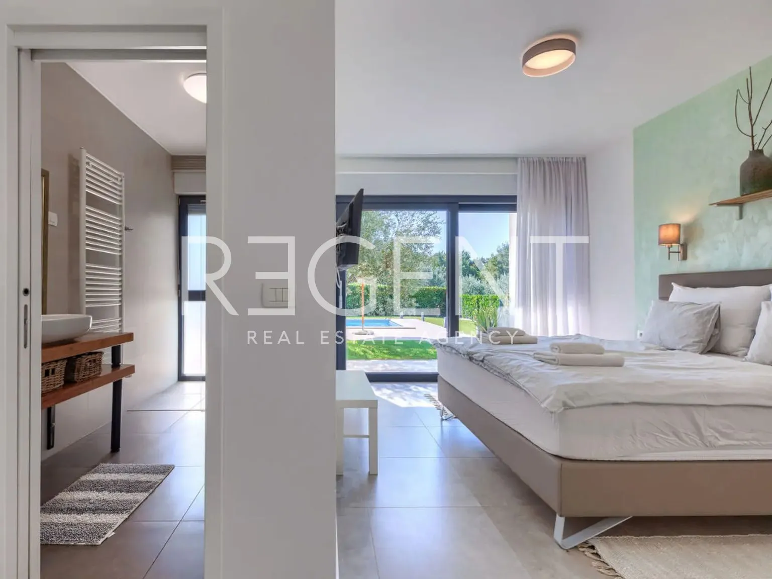 istra, novigrad - atraktivna vila s bazenom 250 m2 - slika 16