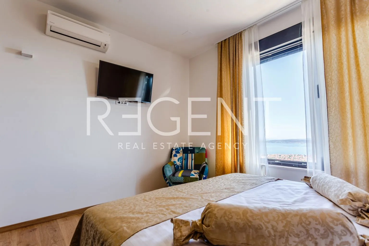 vila 232 m², kaštel stari — 4ss, grijani bazen, pogled na more - slika 24