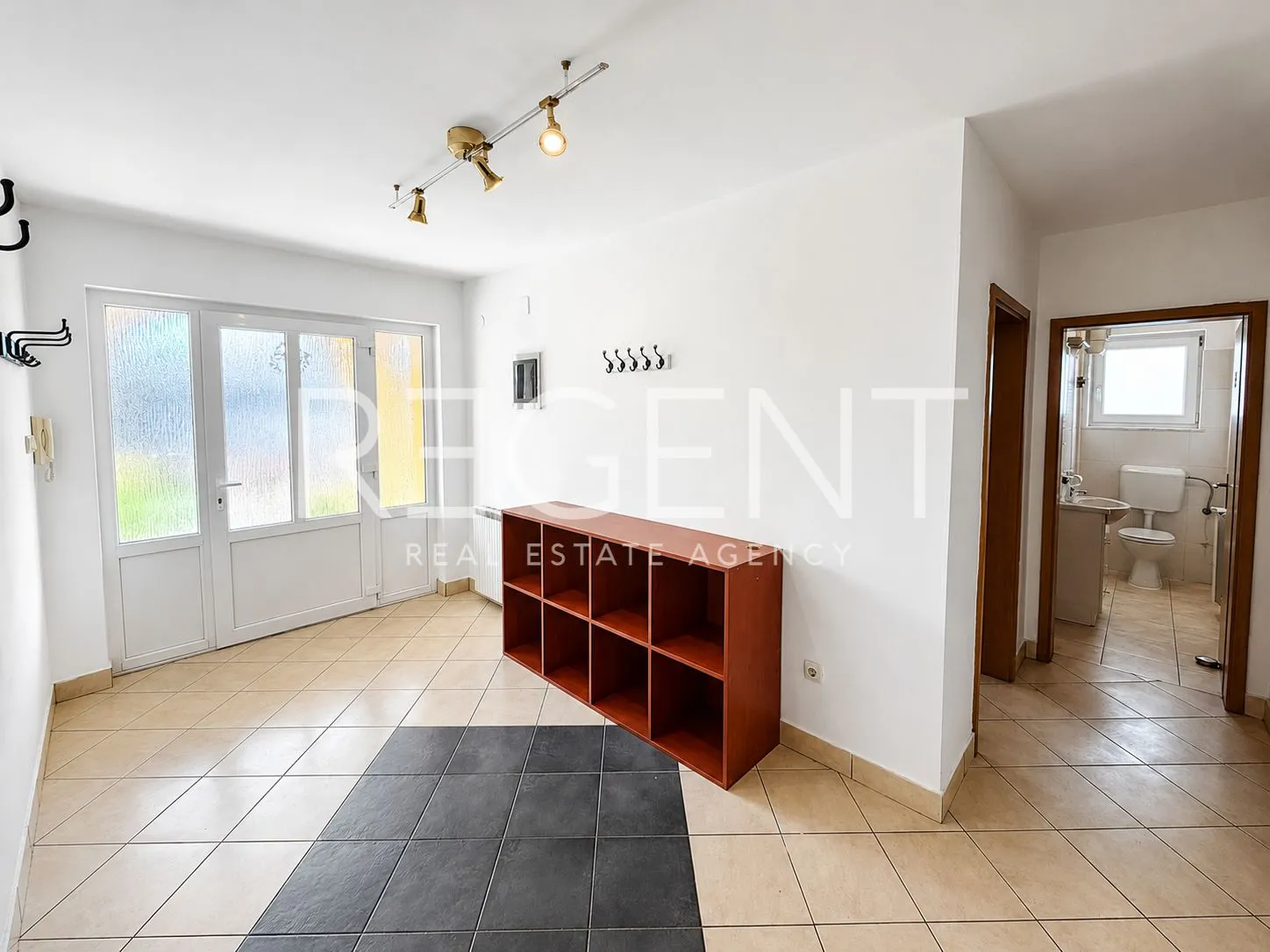 kuća 275 m² za najam, jazbina — vrt, 2 garaže - slika 18