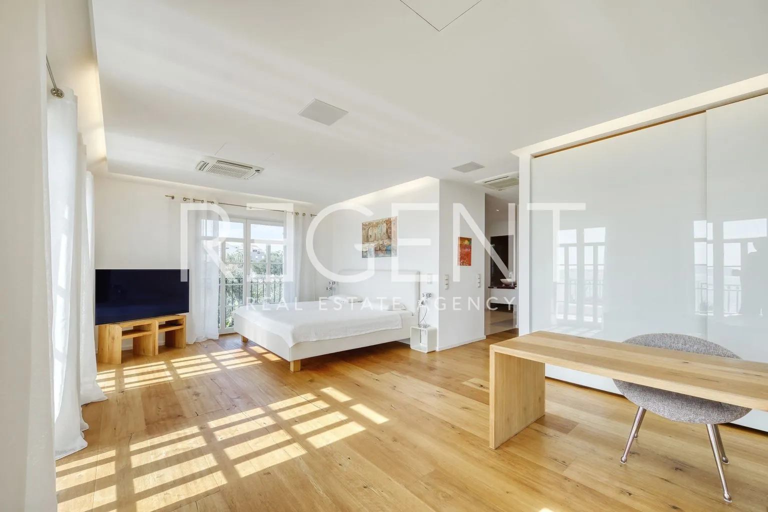 zadar - luksuzna vila prvi red uz more 210 m2 - slika 28