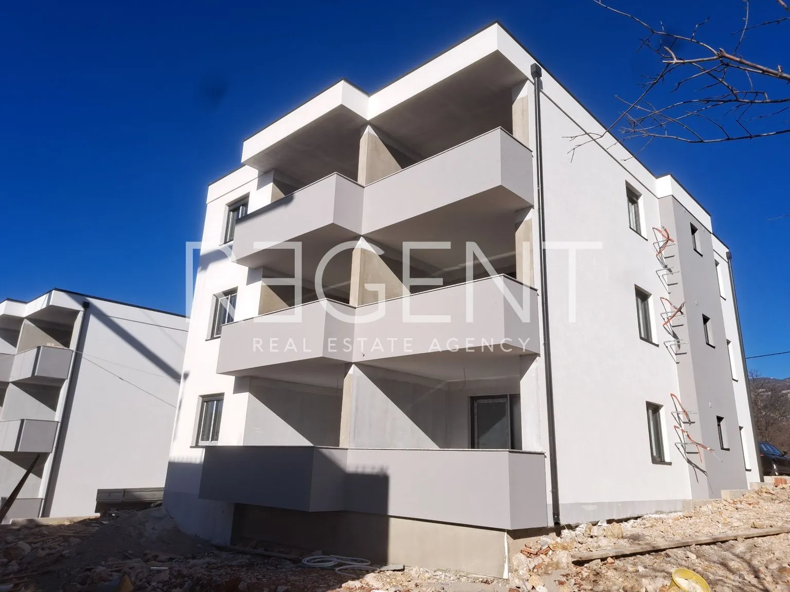 novi vinodolski - moderan trosoban stan na mirnoj lokaciji 64 m2 - slika 1