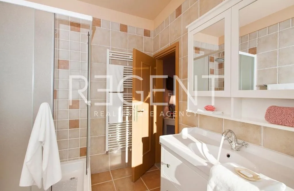 istra, vodnjan - prekrasna kamena vila 230 m2 - slika 12