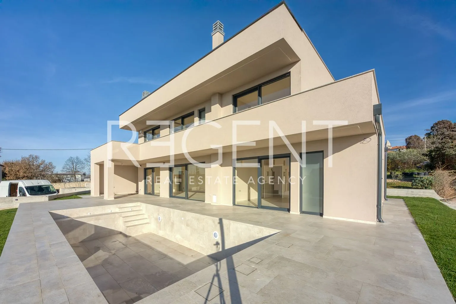 poreč – moderna vila s krovnom terasom - slika 21