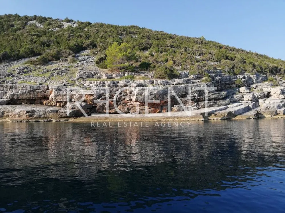 hvar - atraktivno zemljište uz more 74765 m2 - slika 3