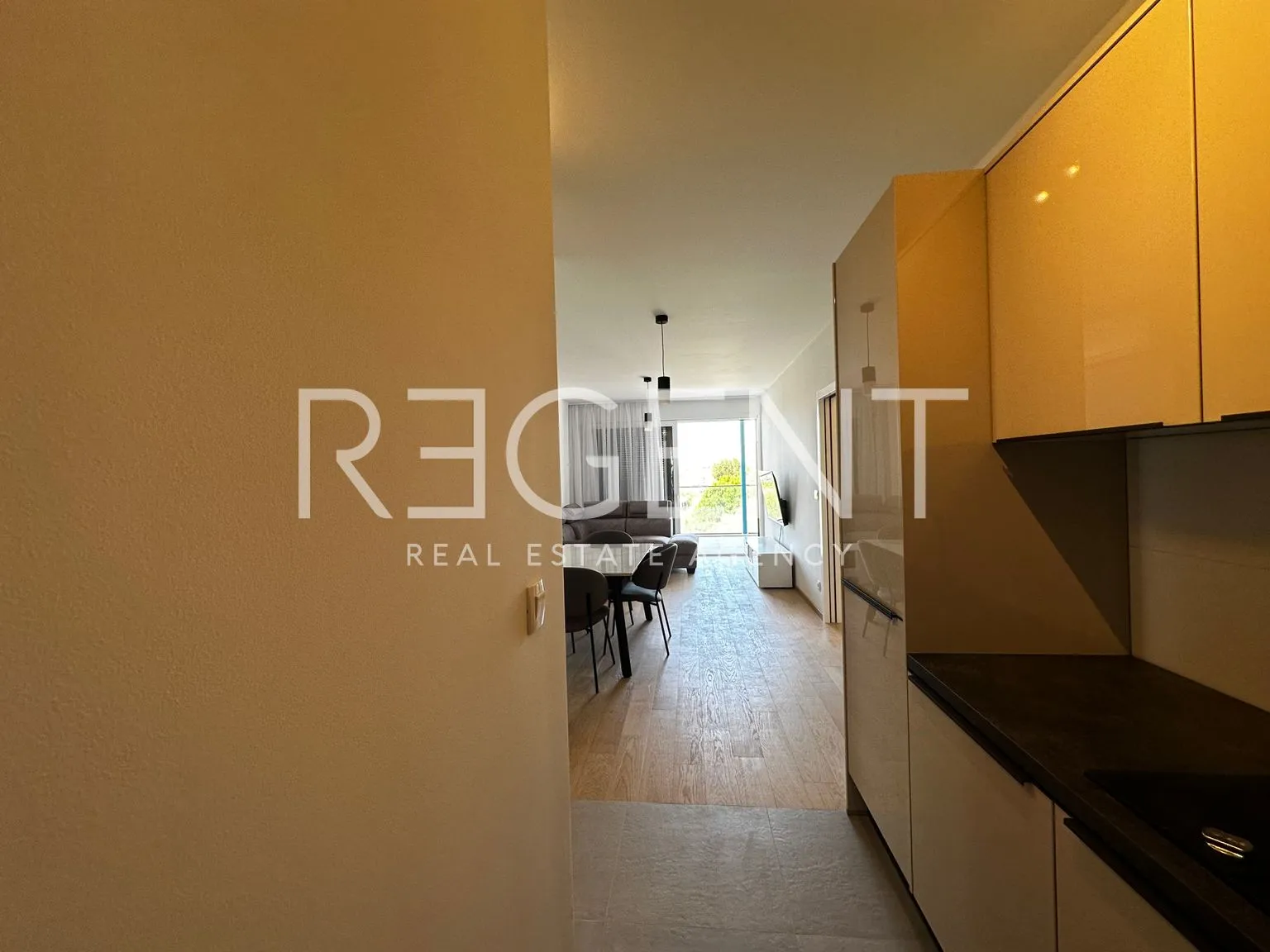 split, žnjan - dvosoban stan za dugoročan najam, 80m2 - slika 6