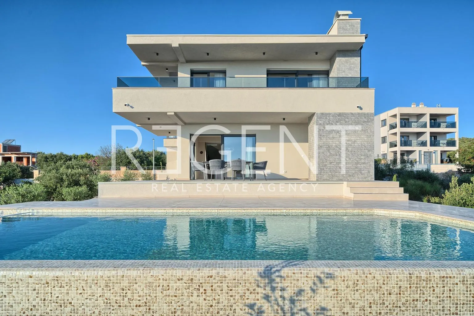 Primošten – Luksuzna vila s infinity bazenom, 450 m2 novogradnja