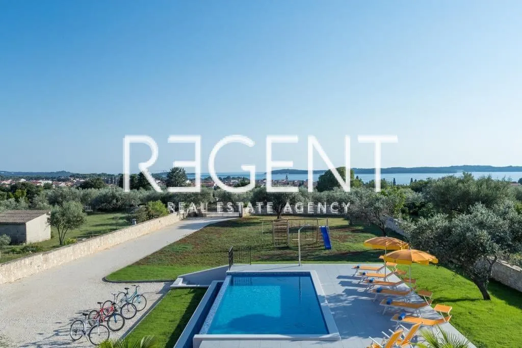 istra, fažana- vila s bazenom 180 m2 - slika 16