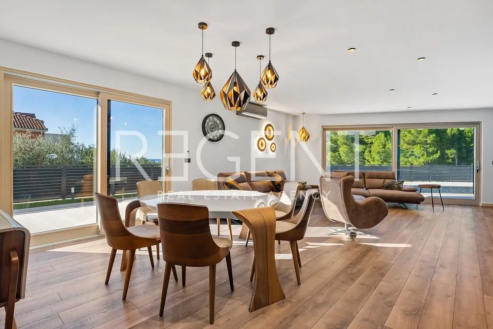 split, strožanac - moderna vila s pogledom na more, bazenom i pomoćnim objektom 50 m2 - slika 9