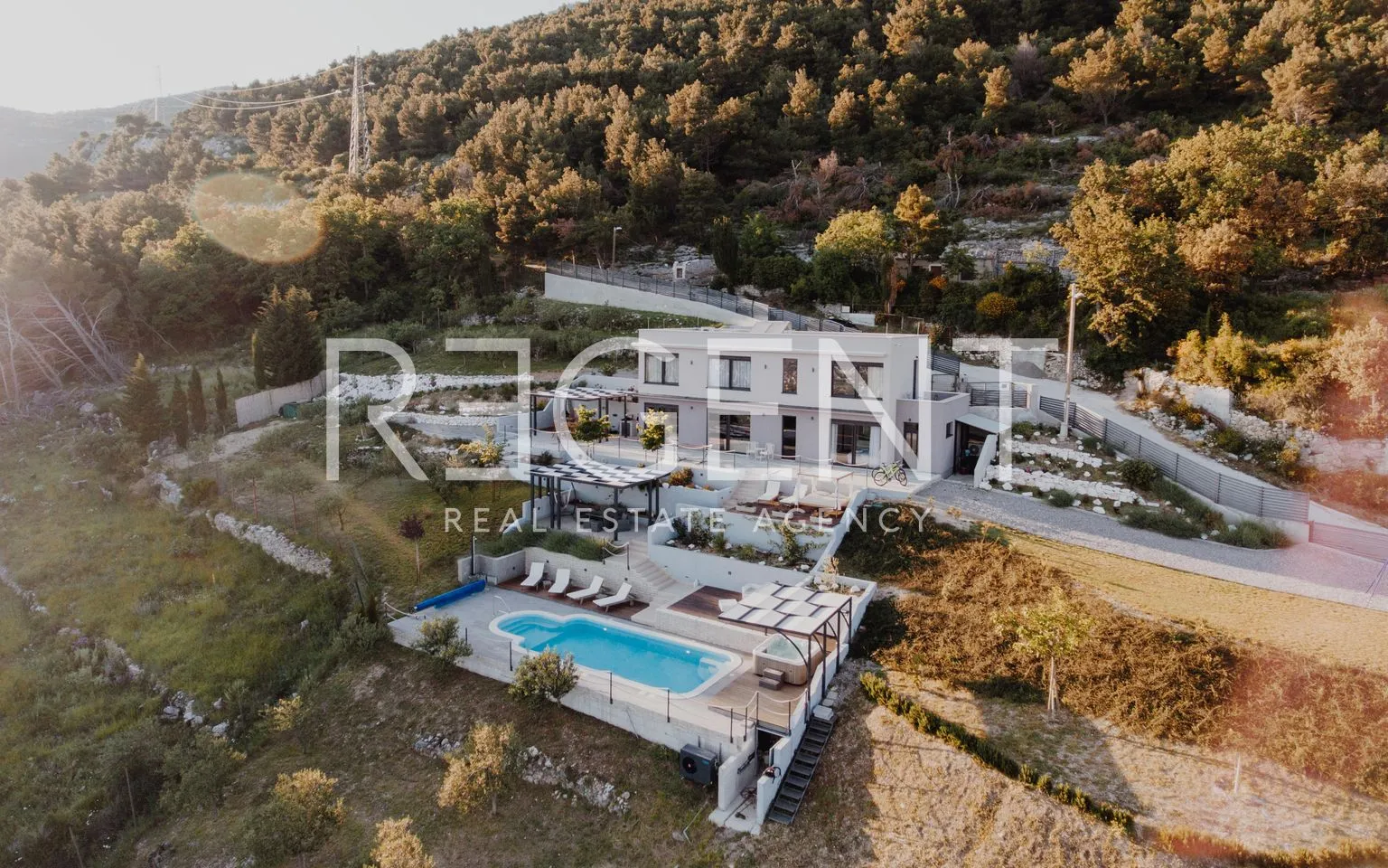 vila 232 m², kaštel stari — 4ss, grijani bazen, pogled na more - slika 3