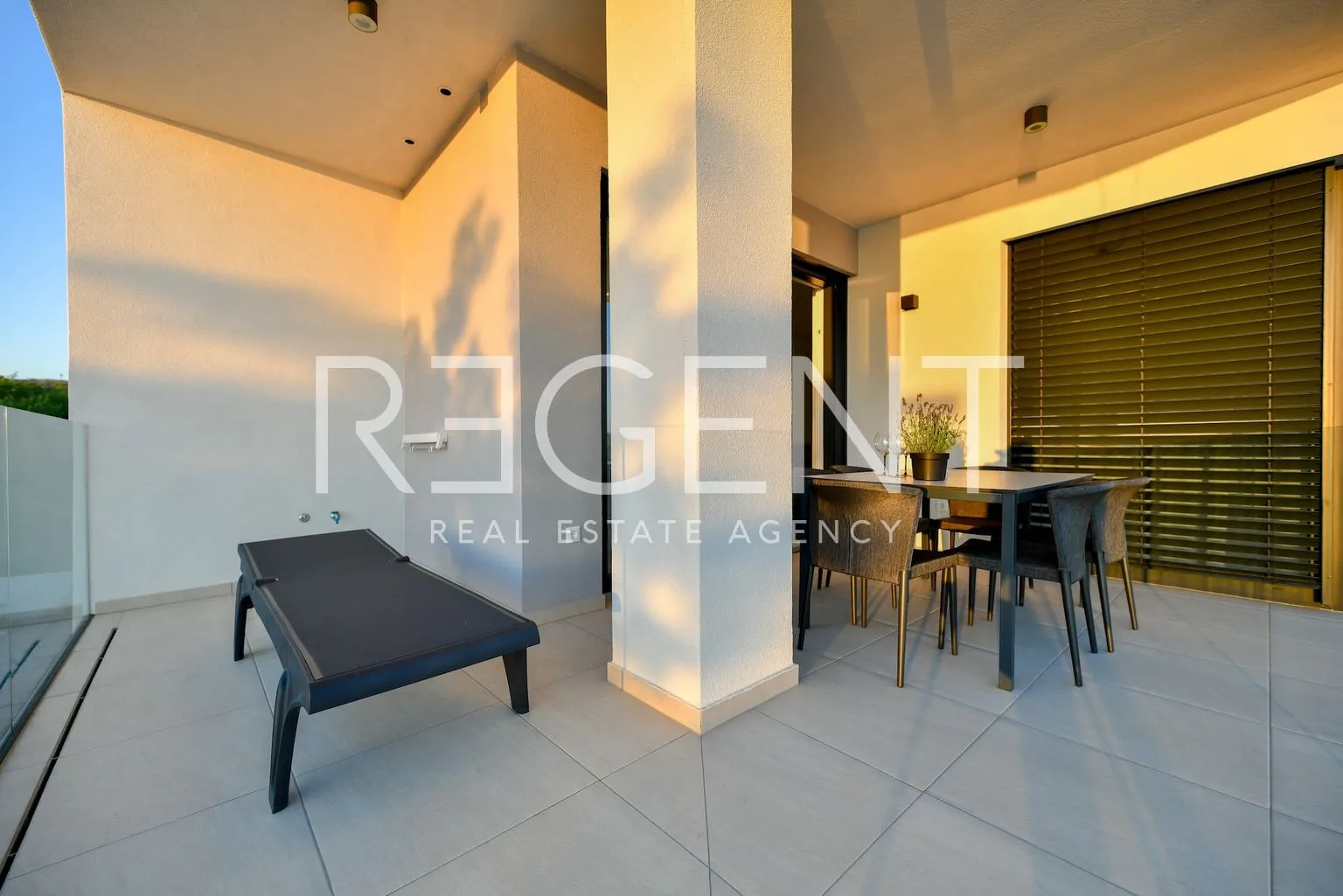 zadar, turanj – luksuzna vila s apartmanima, prvi red do mora - slika 23