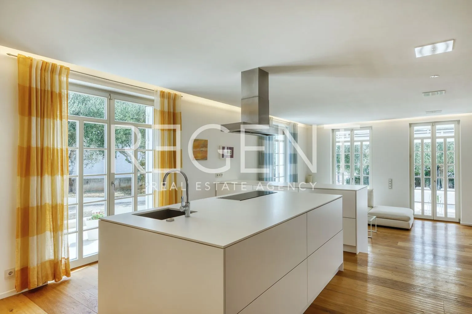 zadar - luksuzna vila prvi red uz more 210 m2 - slika 14