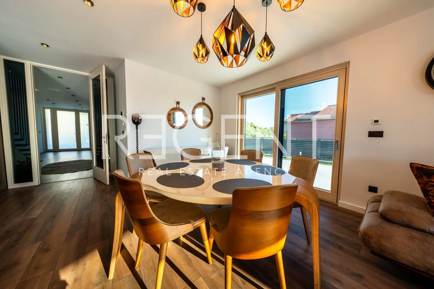 split, strožanac - moderna vila s pogledom na more, bazenom i pomoćnim objektom 50 m2 - slika 10