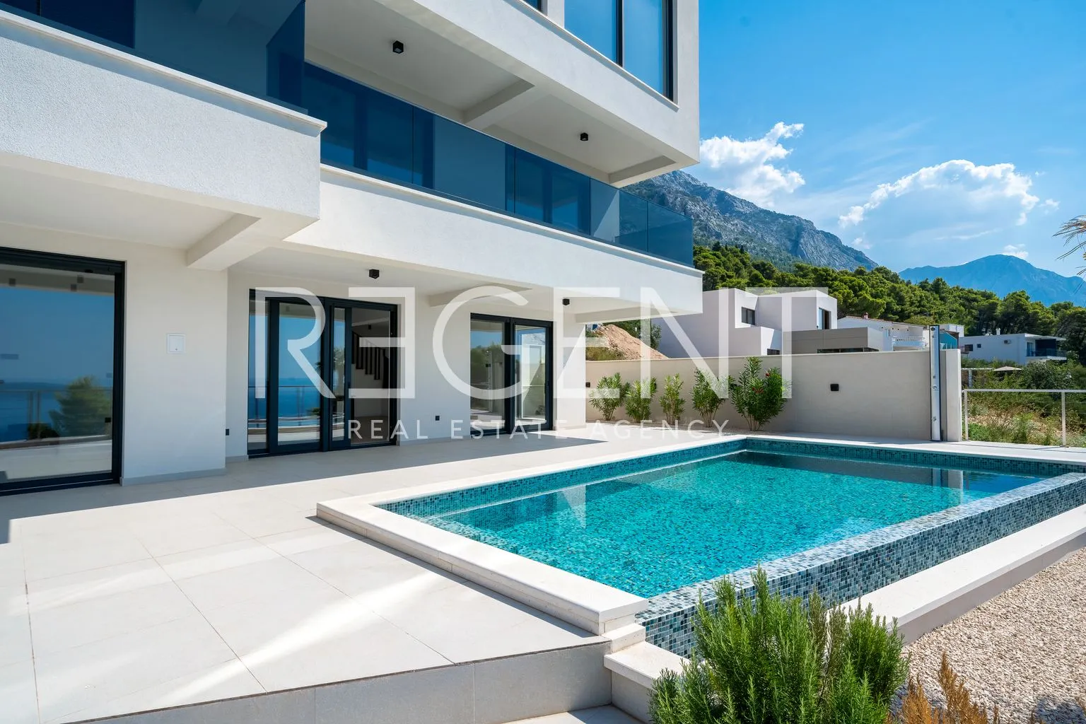 makarska, brela - luksuzna vila s panoramskim pogledom na more 317 m2 - slika 7