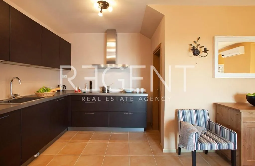 istra, vodnjan - prekrasna kamena vila 230 m2 - slika 4