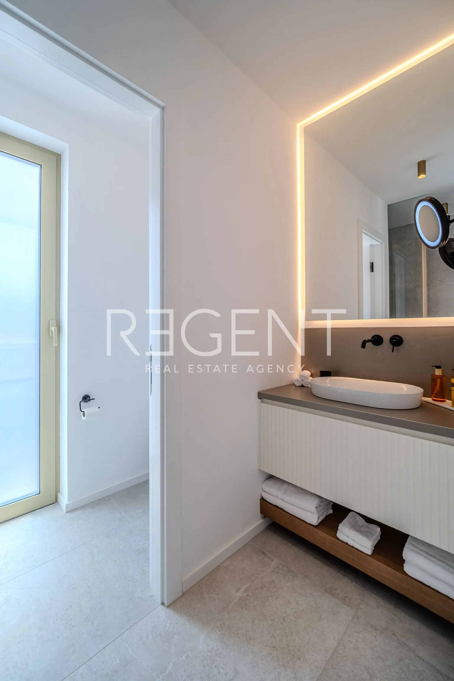 brač, sutivan - predivna vila u blizini mora, 274m2 - slika 12