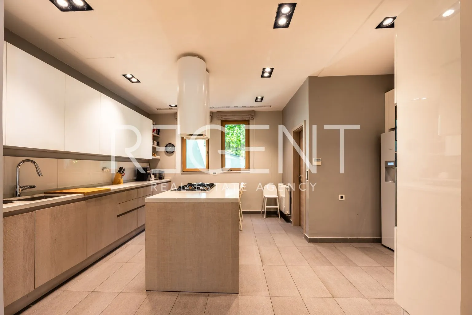 kuća 376 m², gornje prekrižje — parcela 704 m² - slika 8