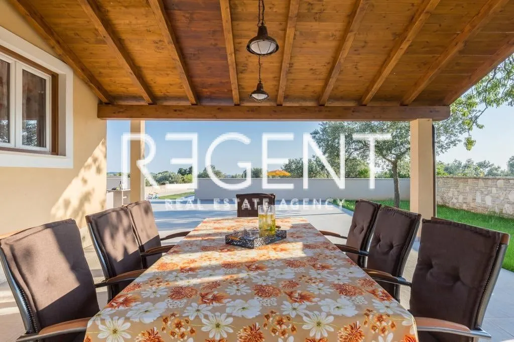 istra, fažana- vila s bazenom 180 m2 - slika 10