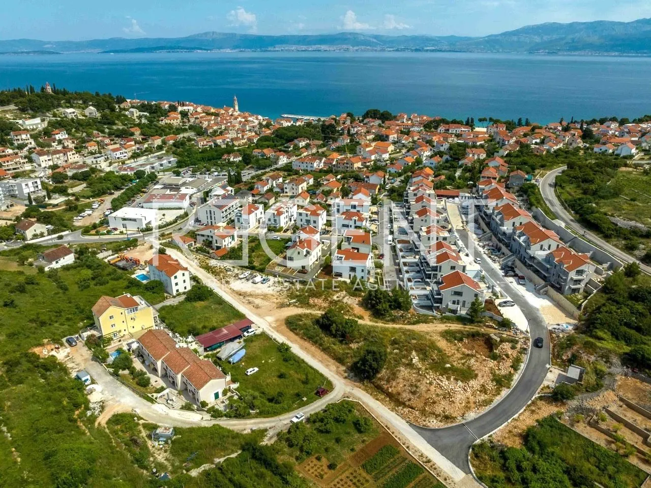 brač, sutivan - trosoban stan u stambenom kompleksu 100,90 m2 - slika 4