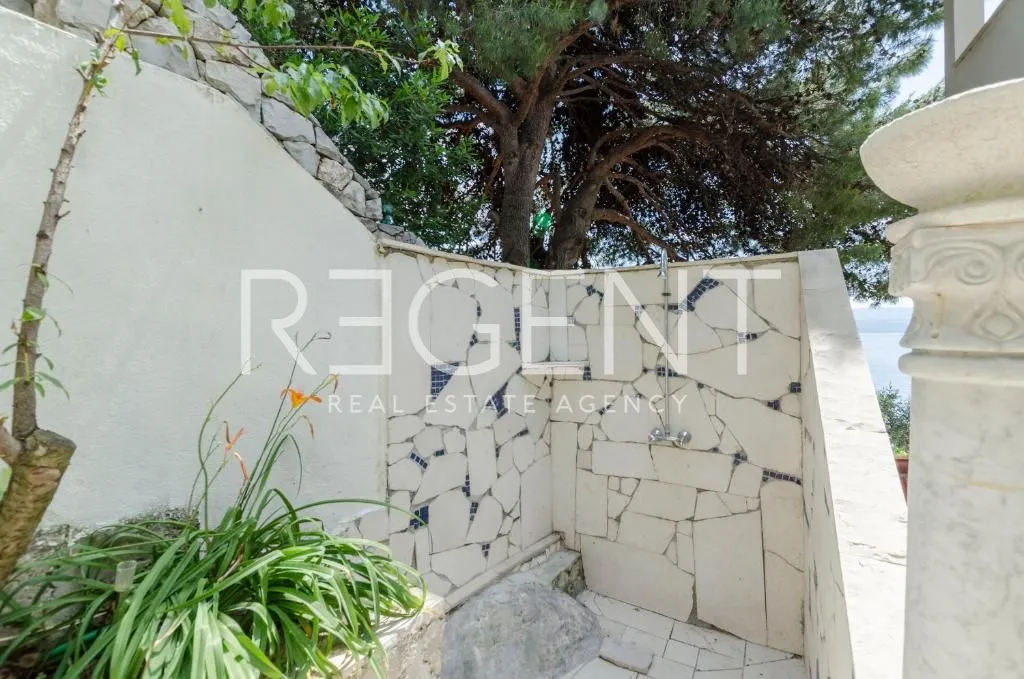 šibenik, rogoznica - kuća sa šest apartmana - slika 22