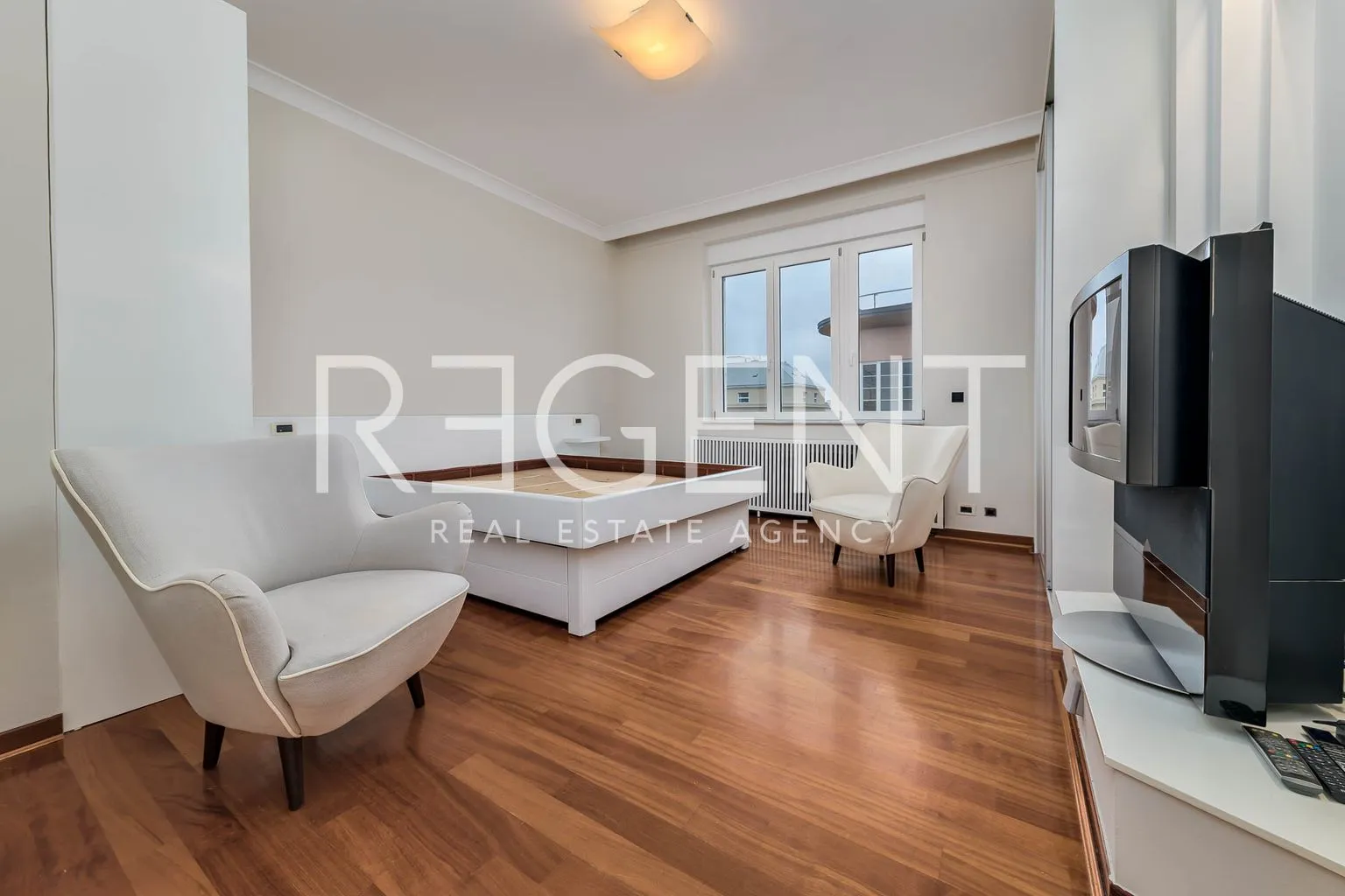 zagreb, trg bana josipa jelačića - četverosoban stan 160 m2 najam - slika 6