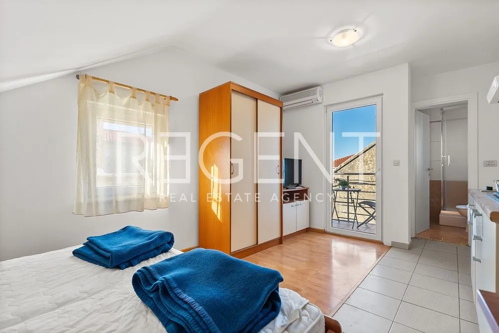 makarska, centar - apartmanska kuća u blizini centra bruto površine 186 m2 - slika 12