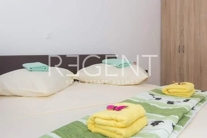 split, žnjan - trosoban stan sa loggiom - slika 11
