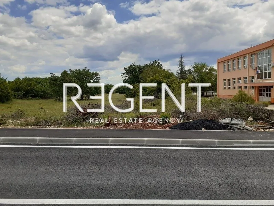 šibenik, unešić - građevinsko zemljište s projektom, 13459m2 - slika 3
