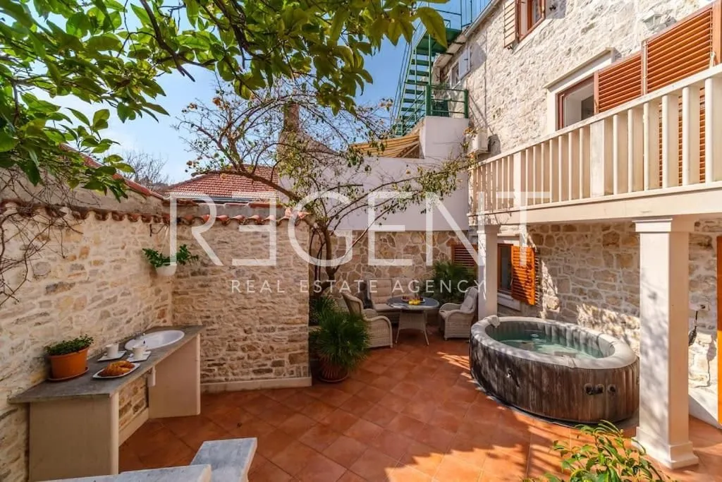 brač, sutivan - kamena kuća - slika 15
