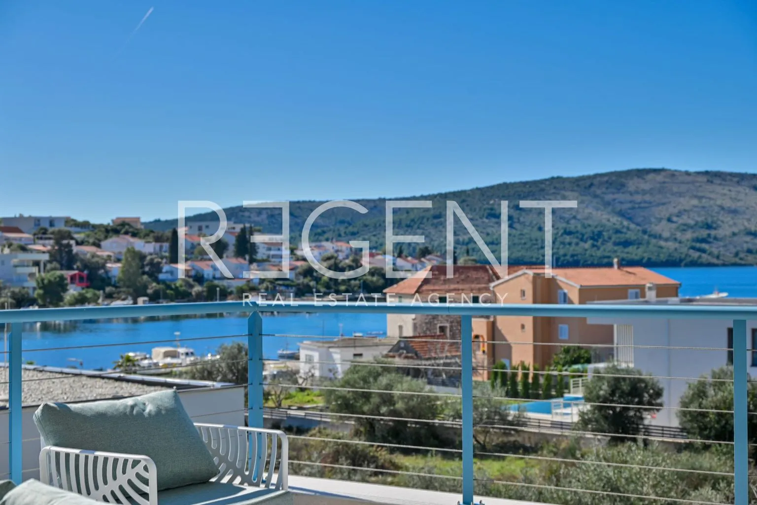 seget vranjica – moderna duplex vila s dva bazena i pogledom na more - slika 16