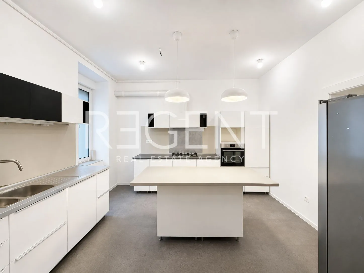 Zagreb, Centar – stan 135 m² za najam, renoviran 2026., 1. kat