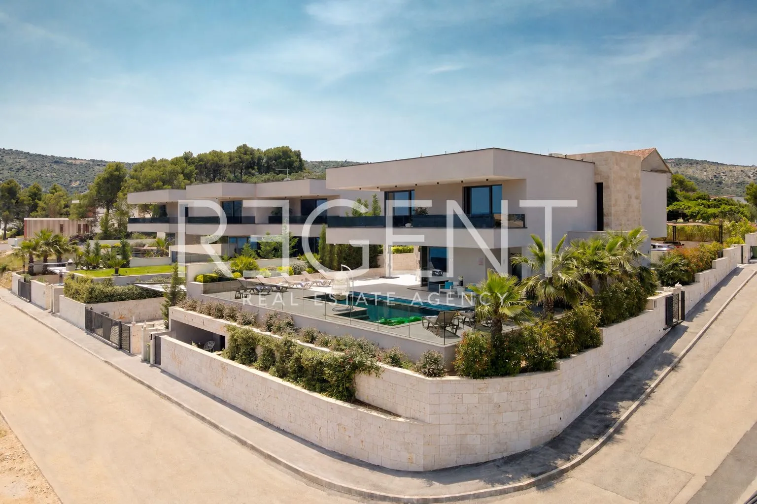marina hills resort — 3 vile s bazenom, 12 soba i pogled na more - slika 1