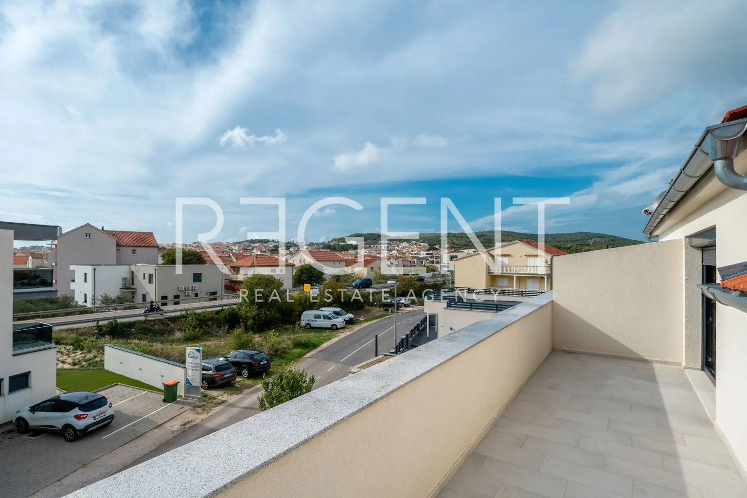 vodice - dvojna kuća s dvorištem u zatonskoj ulici - slika 20