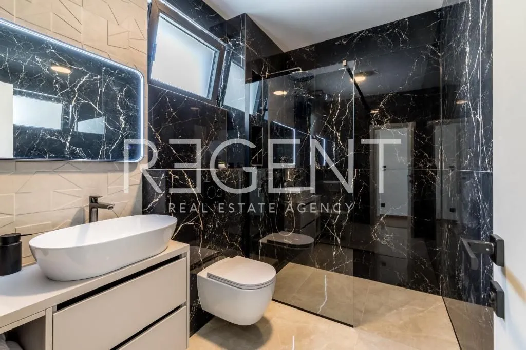 dugi rat - vila 300 m², bazen, sauna ,pogled na more - slika 21