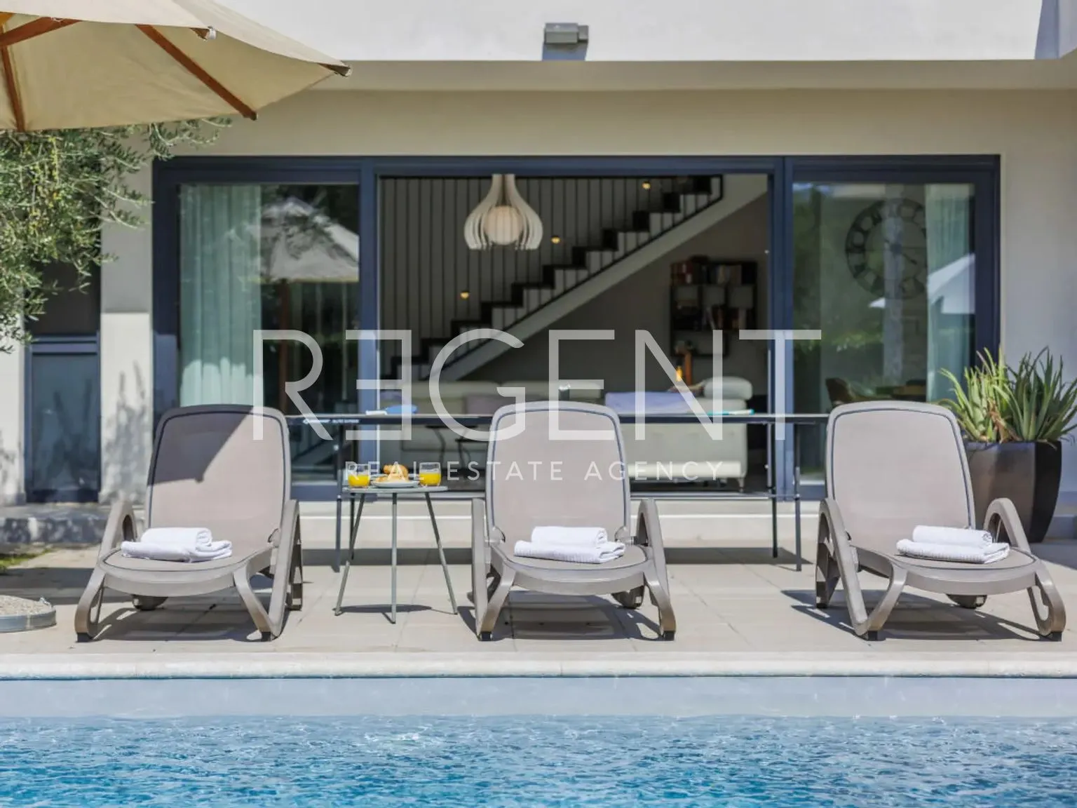 istra, novigrad - atraktivna vila s bazenom 250 m2 - slika 9