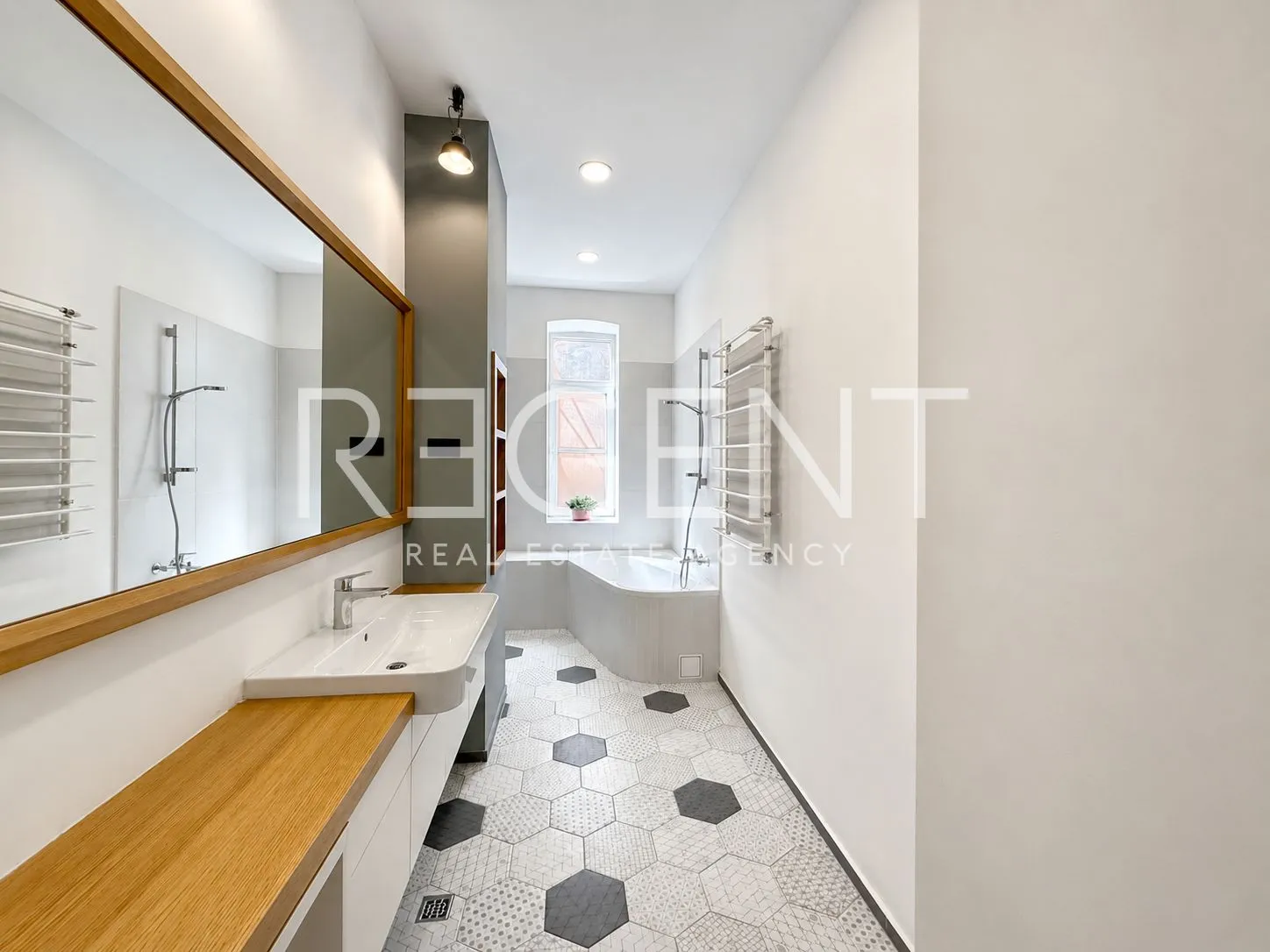 stan 115 m² na najam, zagreb, donji grad — 1. kat, lođa - slika 10