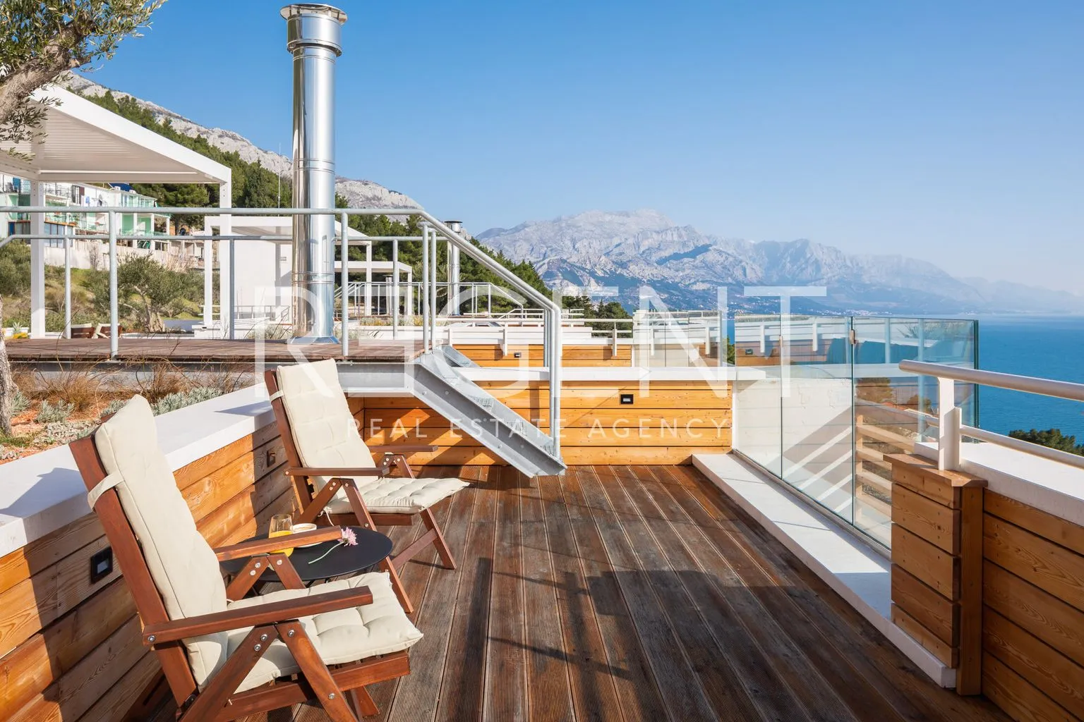 omiš – ekskluzivna vila s bazenom i panoramskim pogledom - slika 20