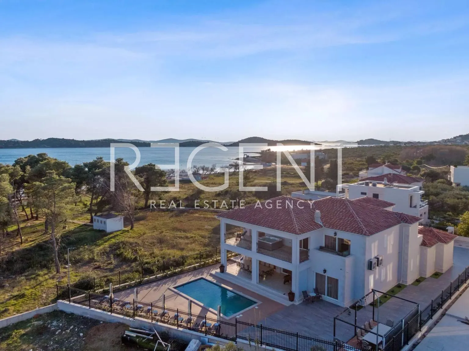 šibenik, vodice - luksuzna vila s bazenom i panoramskim pogledom 530m2 - slika 9