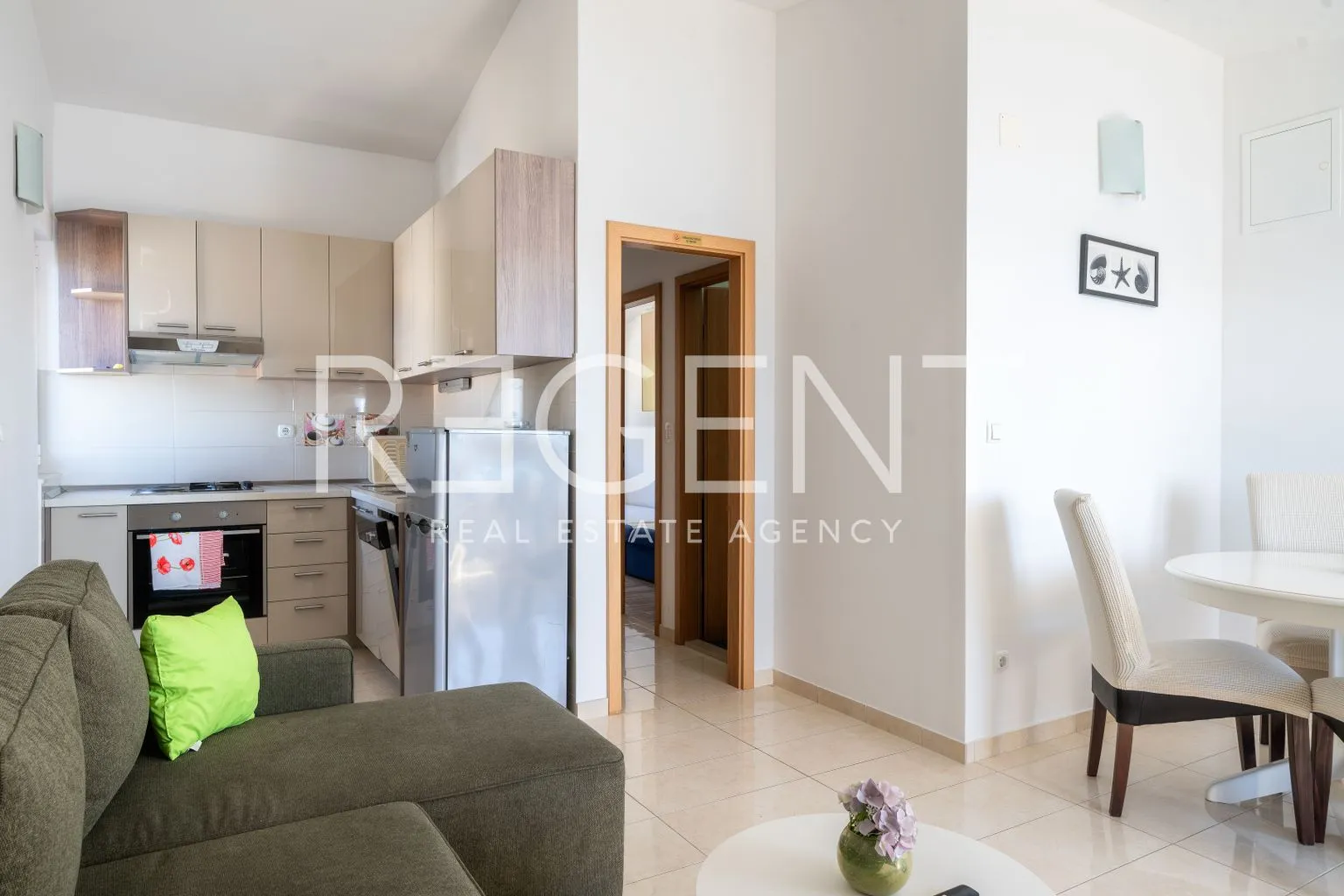šibenik, rogoznica - kuća sa šest apartmana - slika 8