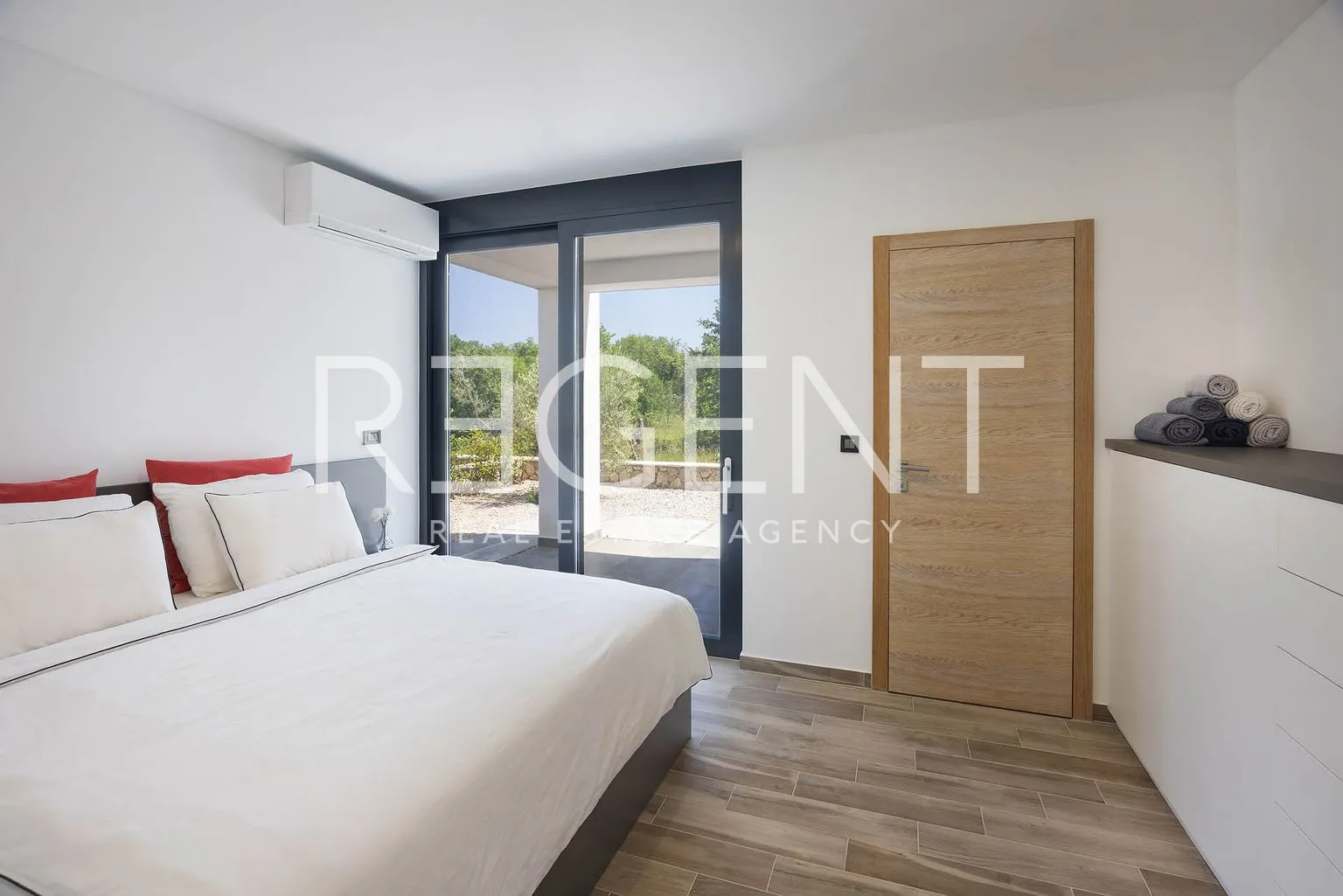 krk, linardići - moderna luksuzna vila s infinity bazenom i pogledom na more 200m2 - slika 12