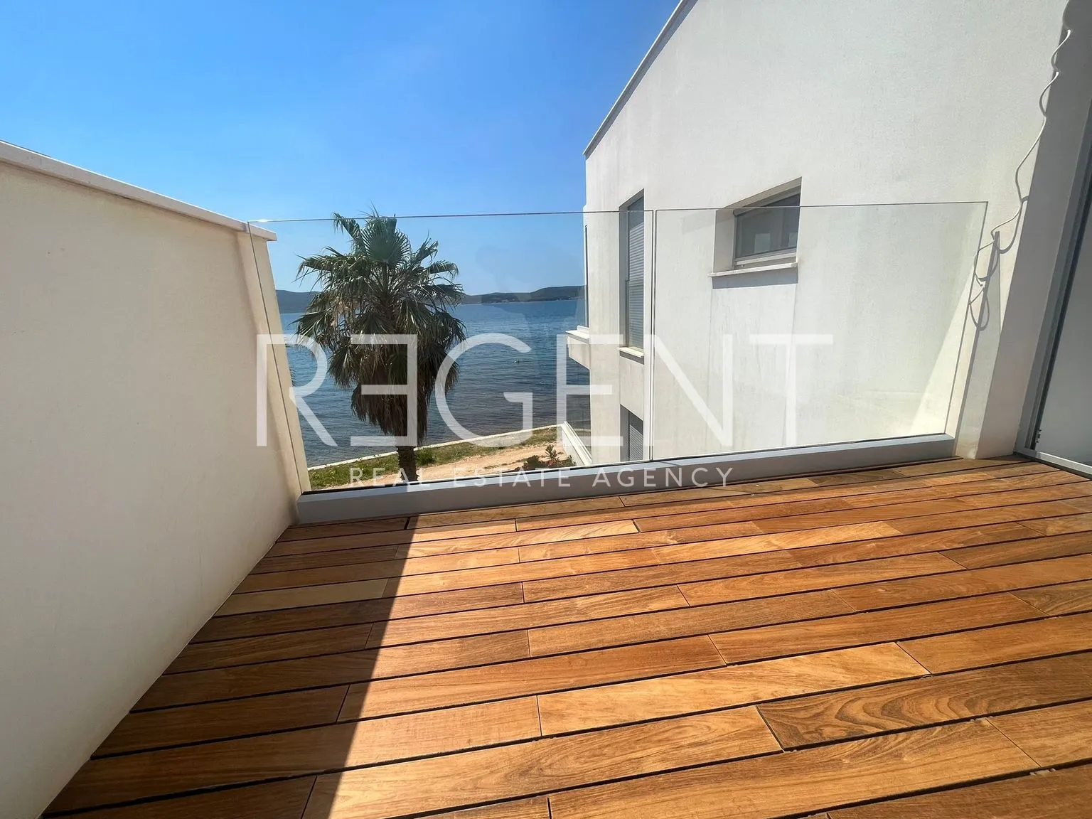 zadar, sukošan - luksuzan penthouse prvi red do mora - slika 18
