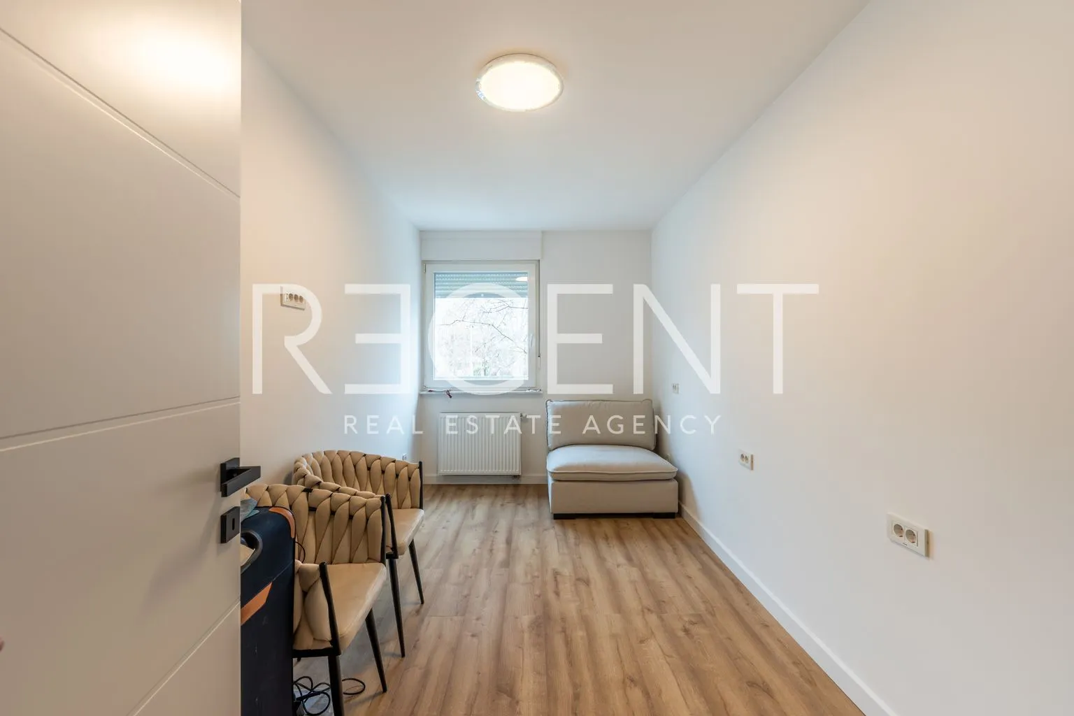 zagreb, malešnica - moderan i potpuno renoviran trosoban stan - slika 18