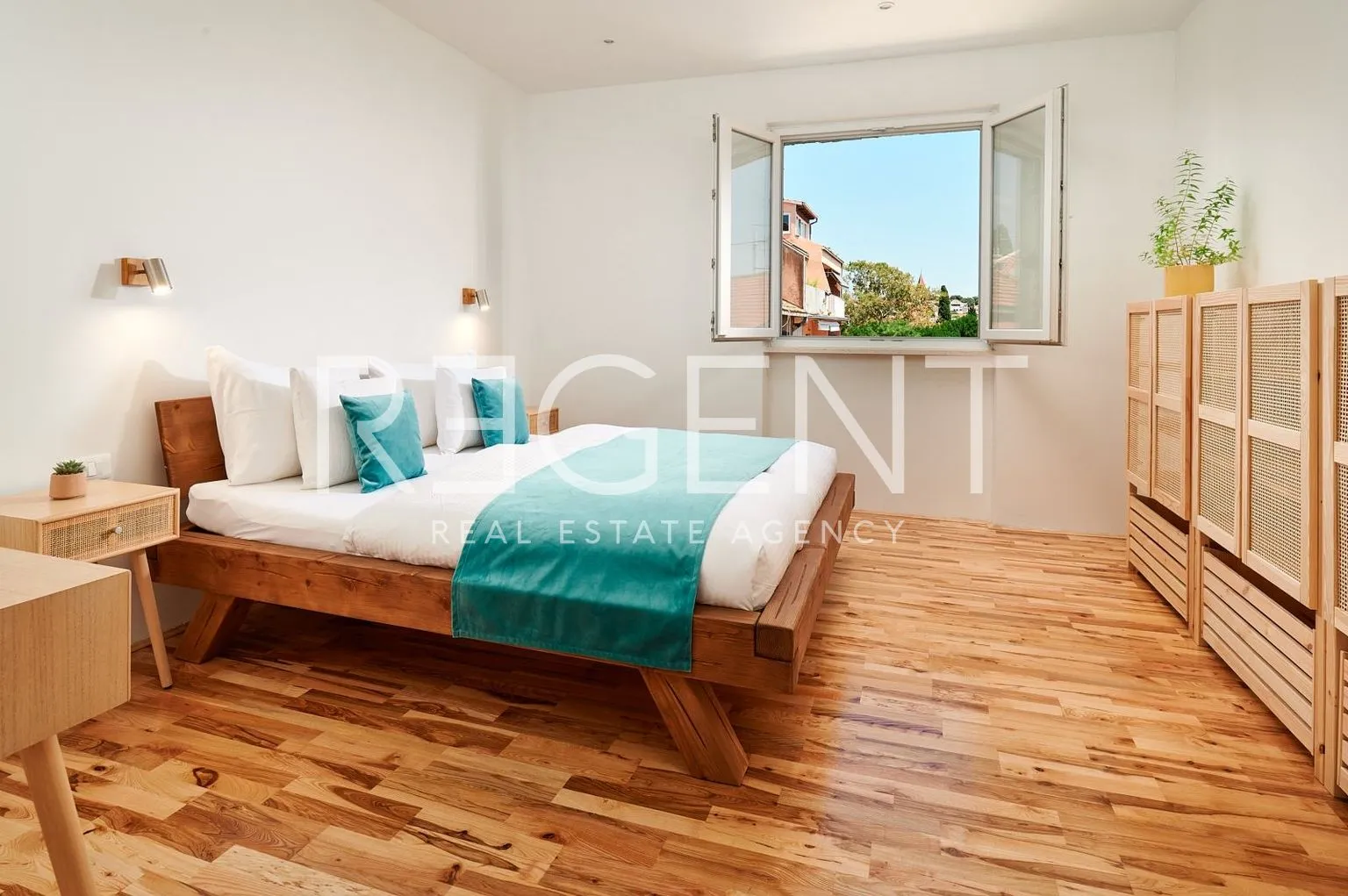 split, bačvice - trosoban stan sa loggiom 105 m2 - slika 8