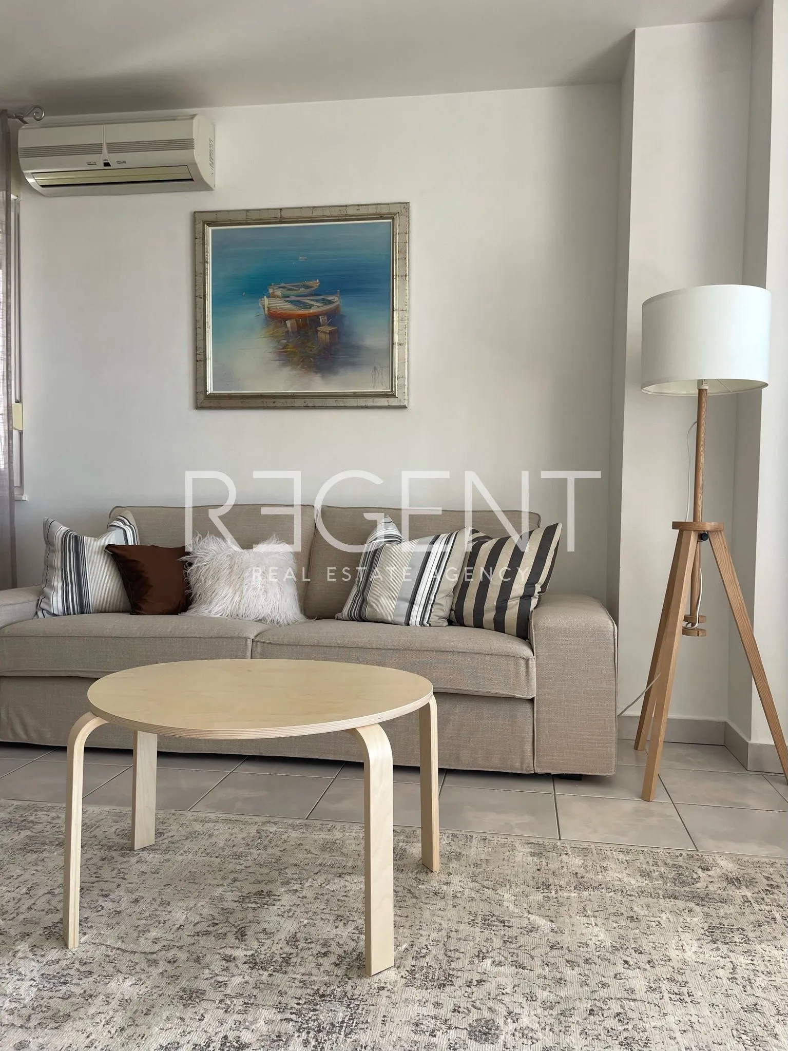 split, žnjan - dvosobni stan sa loggiom i pogledom na more 100 m2 - slika 8