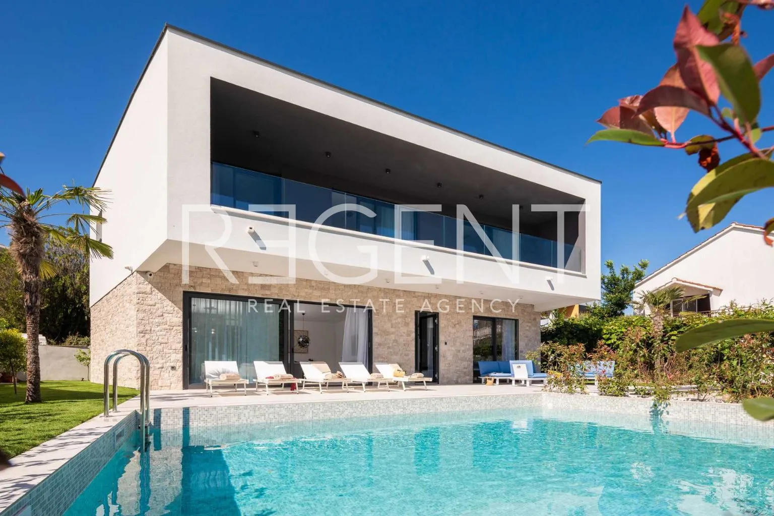 rogoznica – luksuzna vila 200 m2 uz more - slika 3
